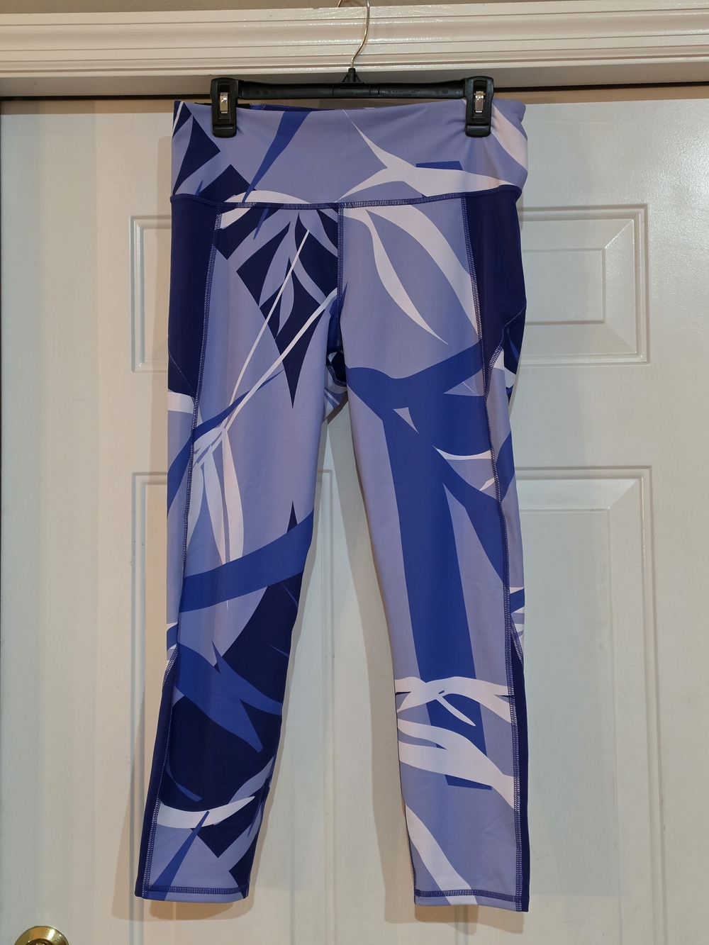 Under Armour Blue Abstract Athletic Leggings